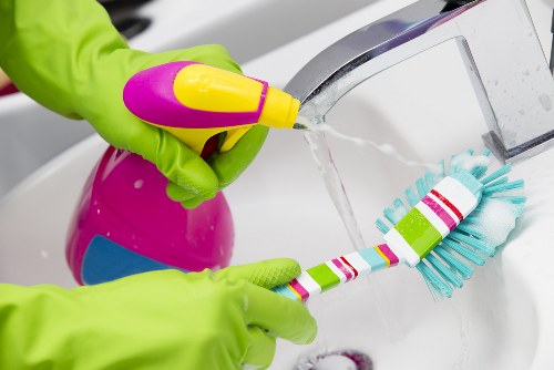 Deep carpet cleaning in SE19 with equipment suited to residential and commercial spaces